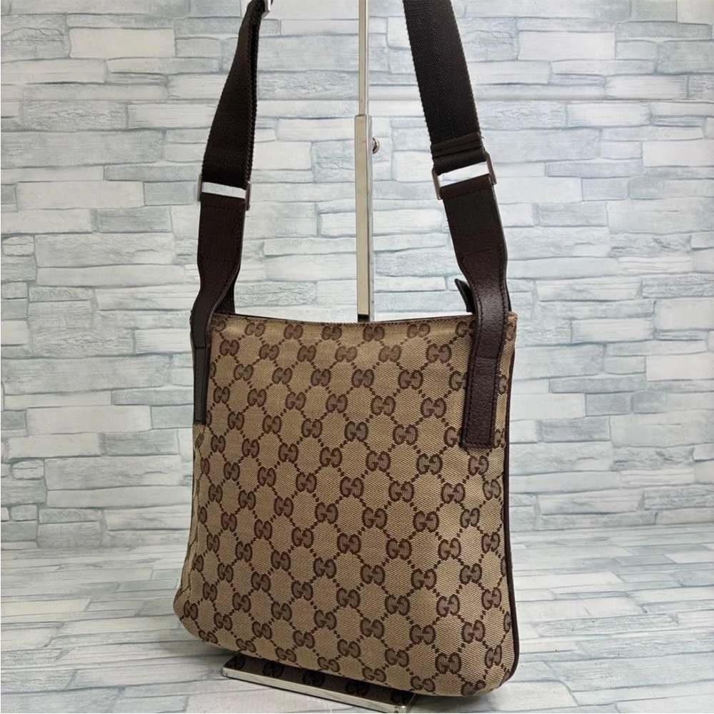 Gucci Tan and Brown Logo Messenger Bag - Picture 2 of 9